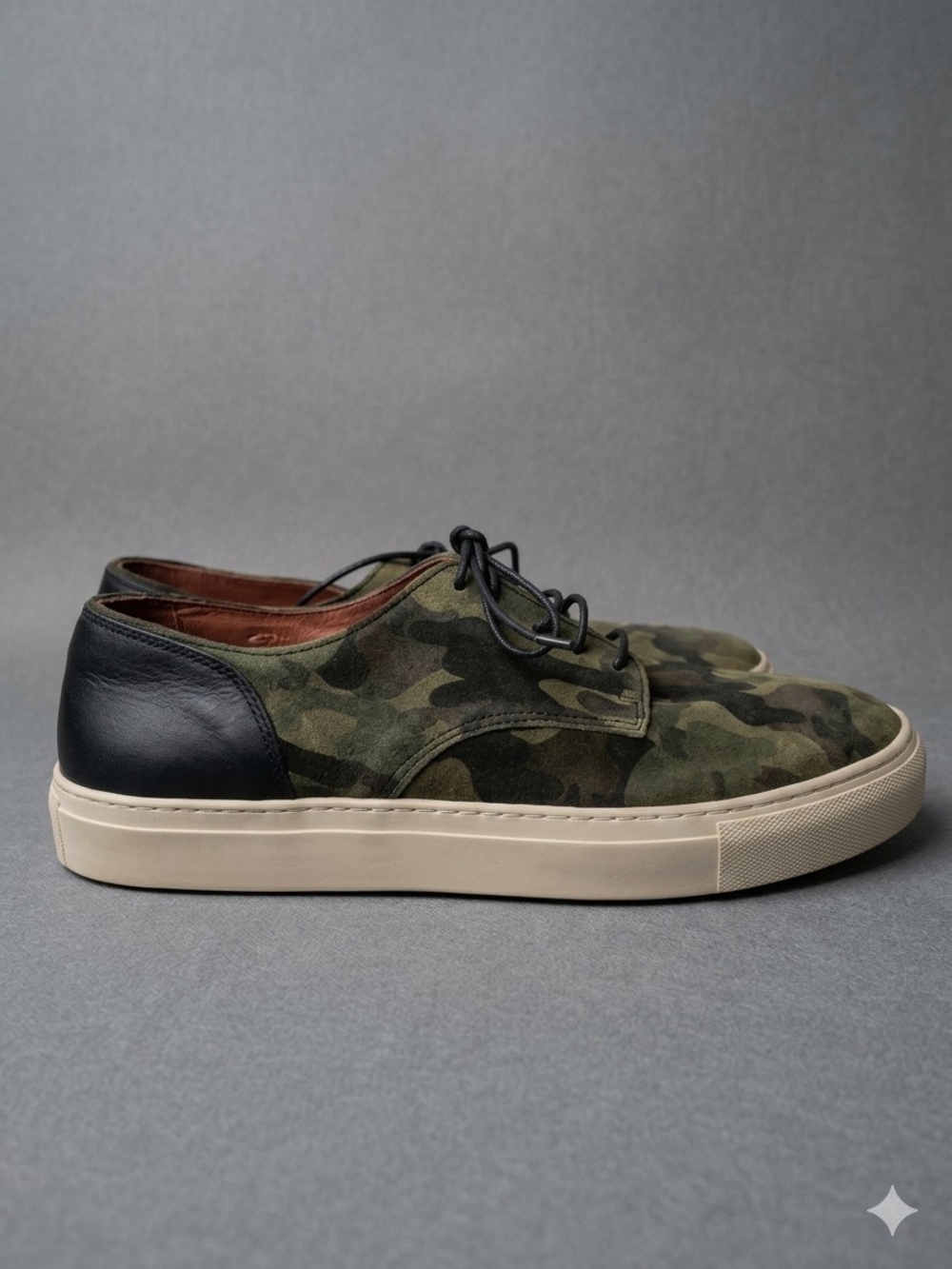 505 Waeers Camouflage Suede Low Top Dress Sneakers Featuring a str Size 42 US 9
